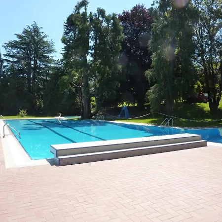 Hermitage Mimosa アパート *